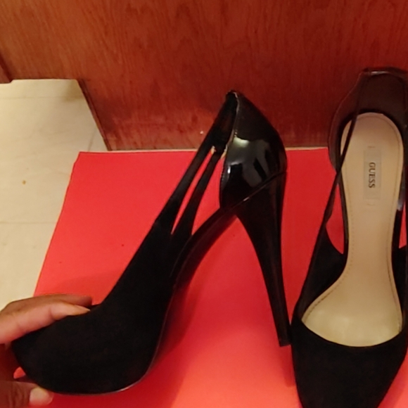 Black Guess Heels - Picture 3 of 3